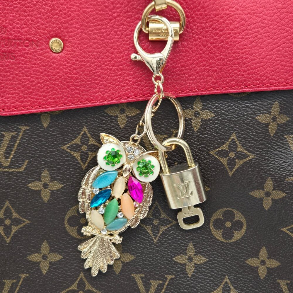 Authentic LV Gold Padlock & Key 🔑 Designer Bag Charm w/ Unbranded Owl Keychain